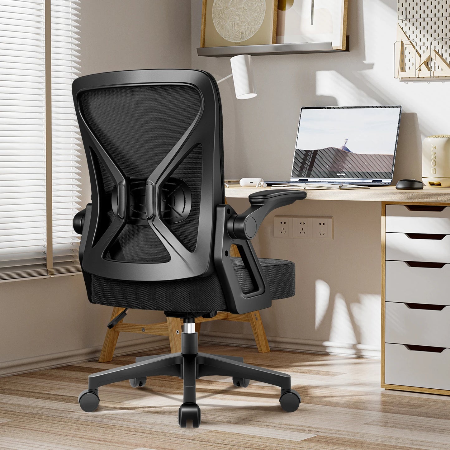 Hiazurm Ergonomic Office Chair, with Adjustable Lumbar Support, 90° Foldable Armrests & Rocking Function, 150kg Capacity
