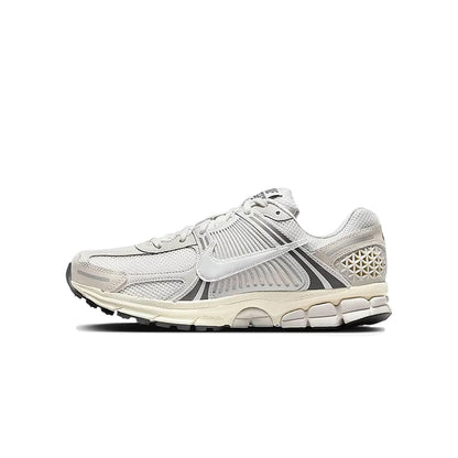 Nike Zoom Vomero 5 Sapatilhas rasas casuais confortáveis, respiráveis, para deslocações e corrida, modelo unissexo FB9149-003