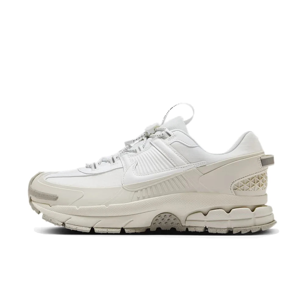 Nike Vomero 5 Roam : chaussures de course basses, confortables, antidérapantes et résistantes, pour l'entraînement, la ville et les trajets quotidiens HQ2181-006