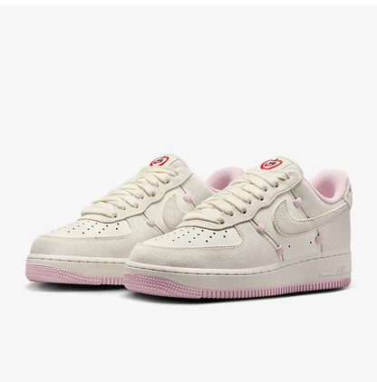 „Nike“ oficialūs autentiški „AIR FORCE 1“ moteriški žemi sportiniai bateliai HV5992-111