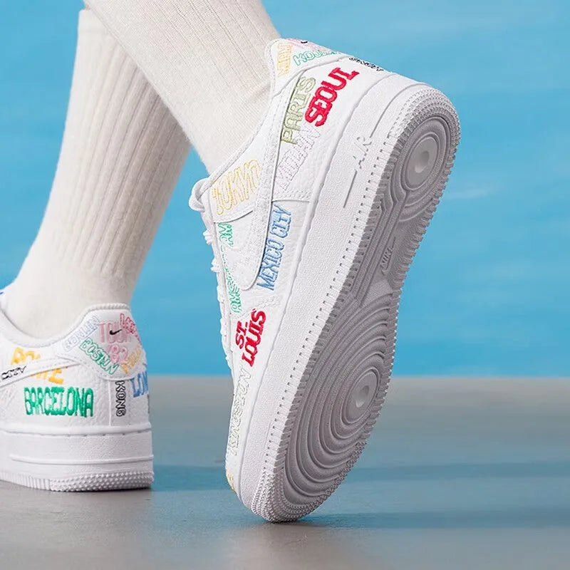 Nike ženske cipele za stariju djecu s vezenjem AF1 Air Force One niskog kupa ležerne cipele za dasku sportske cipele IO9739-100