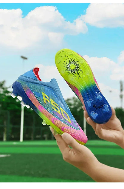 Nouvelles chaussures de football pour hommes, crampons de gazon très vendus, chaussures de football respirantes, chaussures de match de haute qualité, baskets antidérapantes pour garçons, légères pour l'extérieur
