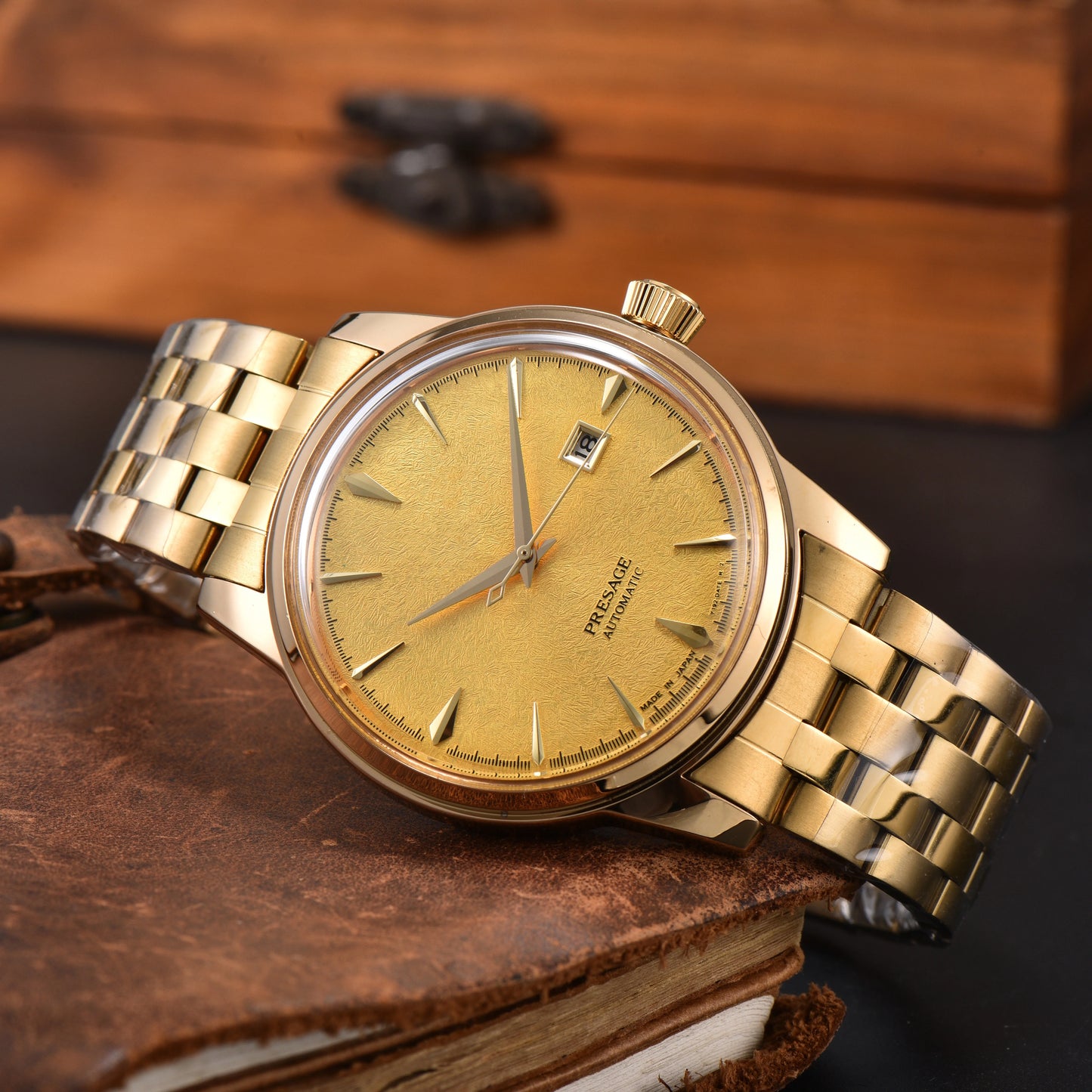 Luxury Retro Men's Self-Winding Automatic Mechanical Watch Radial Sunburst Textured Dial Single Calendar Date Window Polished Stainless Steel Link Bracelet Waterproof Business Dress Male Watch Silver Gold Two Tone Options