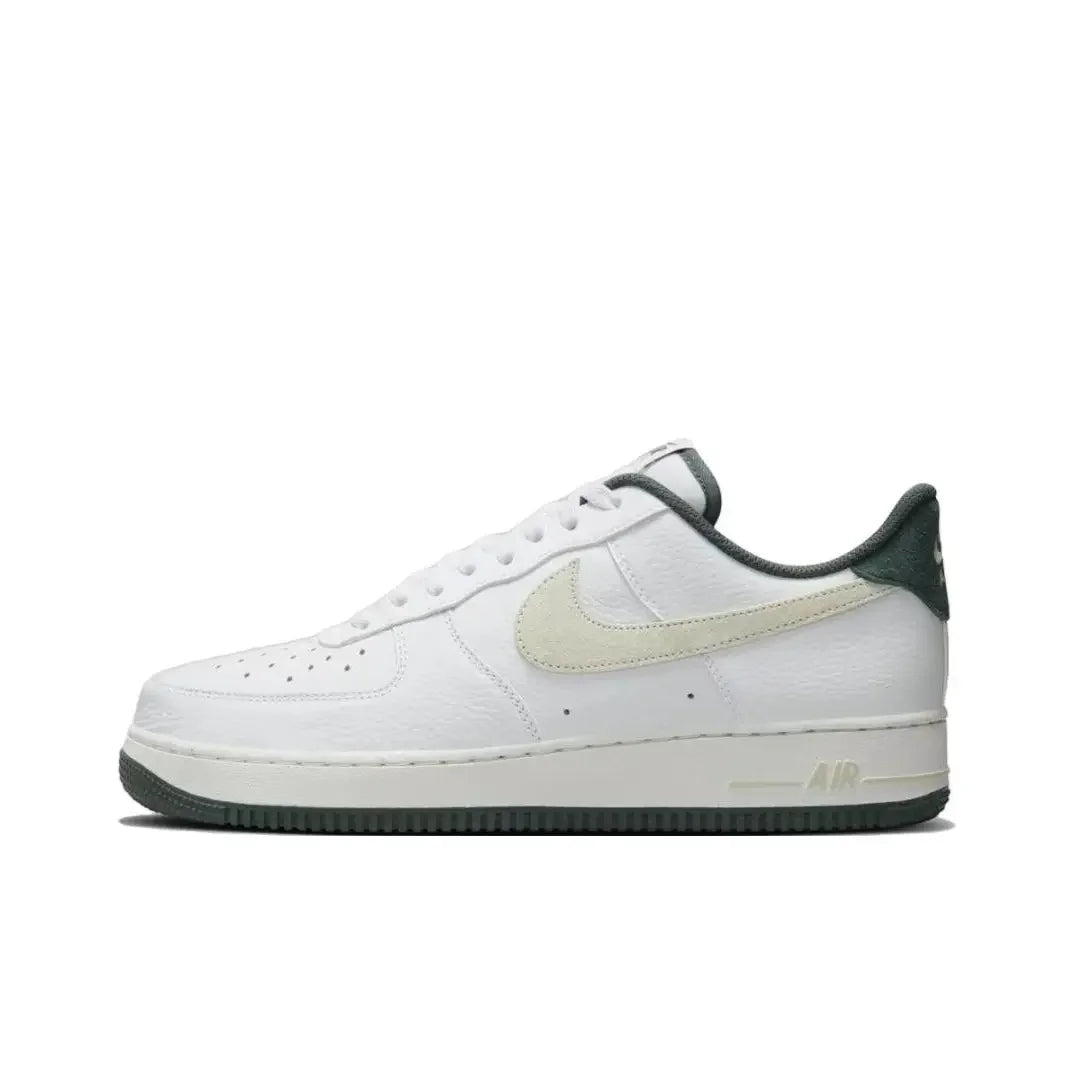 Unisexové klasické tenisky Nike Air Force 1 Low, pohodlné odpružení a odolný design pro každodenní nošení FN8540-100