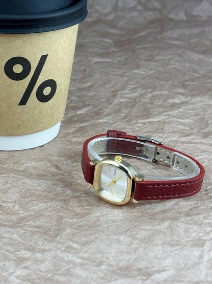 Hot Sale Women Watch Simple Small Dial Quartz Watches Luxury Ladies Gift Wristwatch Fashion Student Leather Strap Clock Relógio