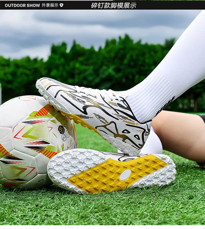 New Men Football Boots TF Sport Training Soccer Shoes Soft Ultralight Breathable Professional Sneakers Unisex Grass Cleats Match