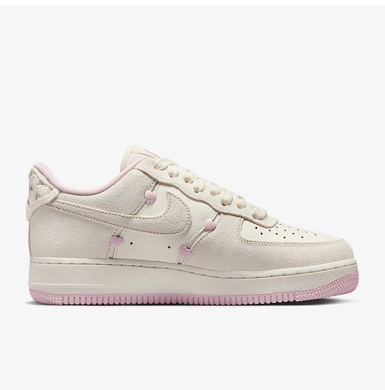 „Nike“ oficialūs autentiški „AIR FORCE 1“ moteriški žemi sportiniai bateliai HV5992-111