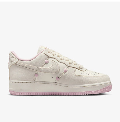 „Nike“ oficialūs autentiški „AIR FORCE 1“ moteriški žemi sportiniai bateliai HV5992-111