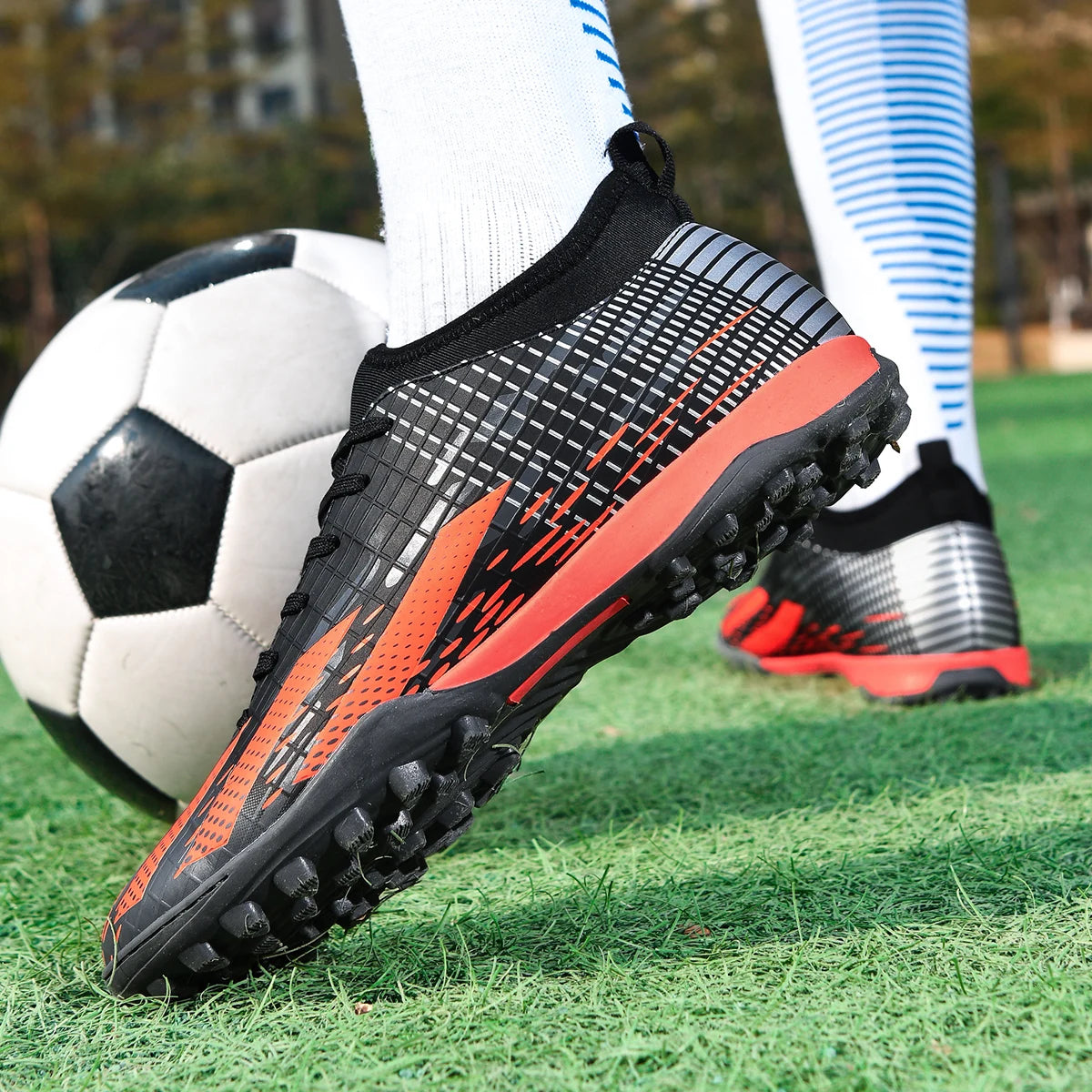 Nouveaux hommes chaussures de Football Futsal bottes de Football en salle Sport Match formation enfants TF crampons herbe cheville vente chaude haute qualité lumière