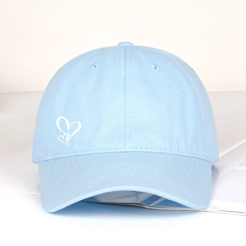 Minimalistische Baseballkappe mit doppeltem Herz-Print für Damen und Herren – weich, verstellbar, Dad-Cap, lässig, Liebesthema, Sonnenkappe