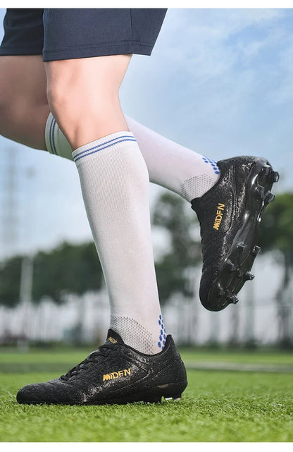 New Men's Football Boots Match Professional Sneakers Non-slip Soccer Shoes Outdoor Drop Shipping Unisex Training Sport Futsal