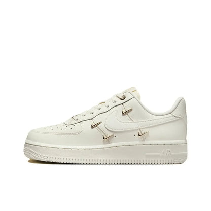 Unisexové klasické tenisky Nike Air Force 1 Low, pohodlné odpružení a odolný design pro každodenní nošení FN8540-100