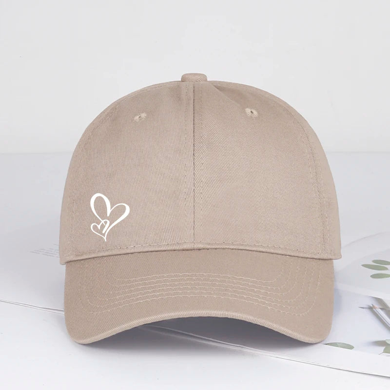 Minimalistische Baseballkappe mit doppeltem Herz-Print für Damen und Herren – weich, verstellbar, Dad-Cap, lässig, Liebesthema, Sonnenkappe