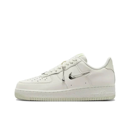 Unisexové klasické tenisky Nike Air Force 1 Low, pohodlné odpružení a odolný design pro každodenní nošení FN8540-100