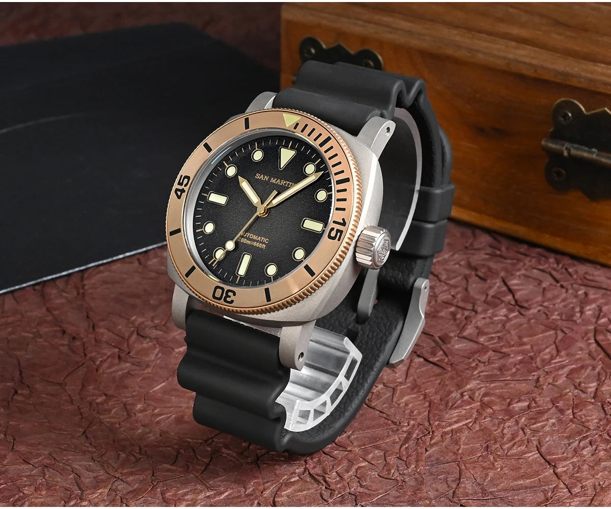 San Martin 42mm Retro Titanium Diver Watch NH35 Automatic Men Mechanical Watches Bronze Bezel Sapphire Luminous Waterproof 200m