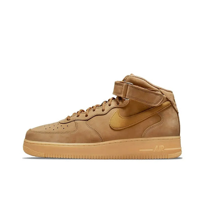 „Nike Air Force 1 Mid Top“ unisex klasikiniai sportiniai bateliai, su paminkštinimu, patogūs ir patvarūs, skirti kasdieniam neformaliam stiliui DQ7666-001