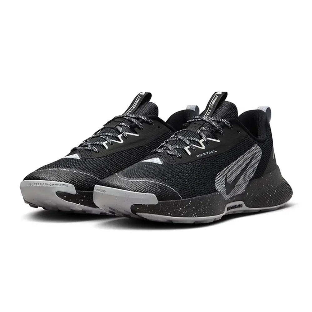 „Nike Juniper Irail 3“: patogūs, patvarūs ir gerai palaikantys vyriški žemi bėgimo bateliai juodos ir pilkos spalvos FQ0904-001