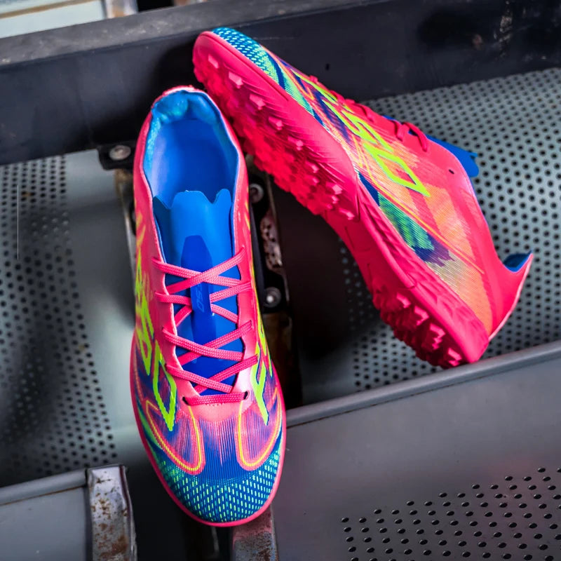 NOUVEAU Chaussures de football roses pour hommes, à enfiler, antidérapantes, crampons de football pour garçons, chaussures d'entraînement TF/FG, Chuteira Campo 35-45