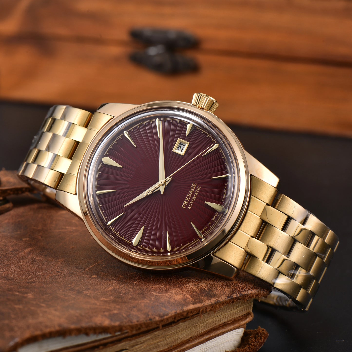 Luxury Retro Men's Self-Winding Automatic Mechanical Watch Radial Sunburst Textured Dial Single Calendar Date Window Polished Stainless Steel Link Bracelet Waterproof Business Dress Male Watch Silver Gold Two Tone Options