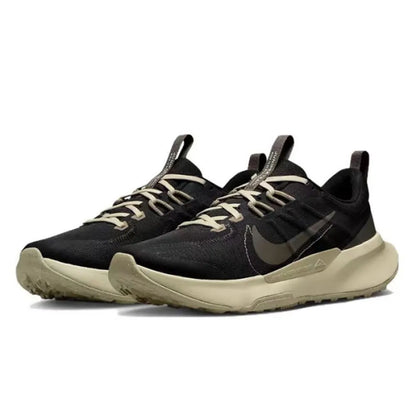 Moški čevlji Nike JUNIPER TRAIL 2: udobni, nizki, trpežni in zračni; stilni in vsestranski tekaški čevlji DM0822-005