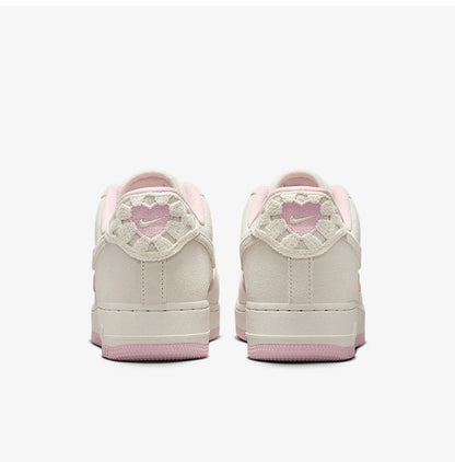 „Nike“ oficialūs autentiški „AIR FORCE 1“ moteriški žemi sportiniai bateliai HV5992-111