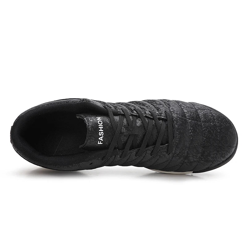 Nouveaux hommes chaussures de Football baskets bottes de Football antidérapant herbe intérieur haute qualité Match lumière Futsal crampons vente chaude en plein air