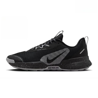 „Nike Juniper Irail 3“: patogūs, patvarūs ir gerai palaikantys vyriški žemi bėgimo bateliai juodos ir pilkos spalvos FQ0904-001