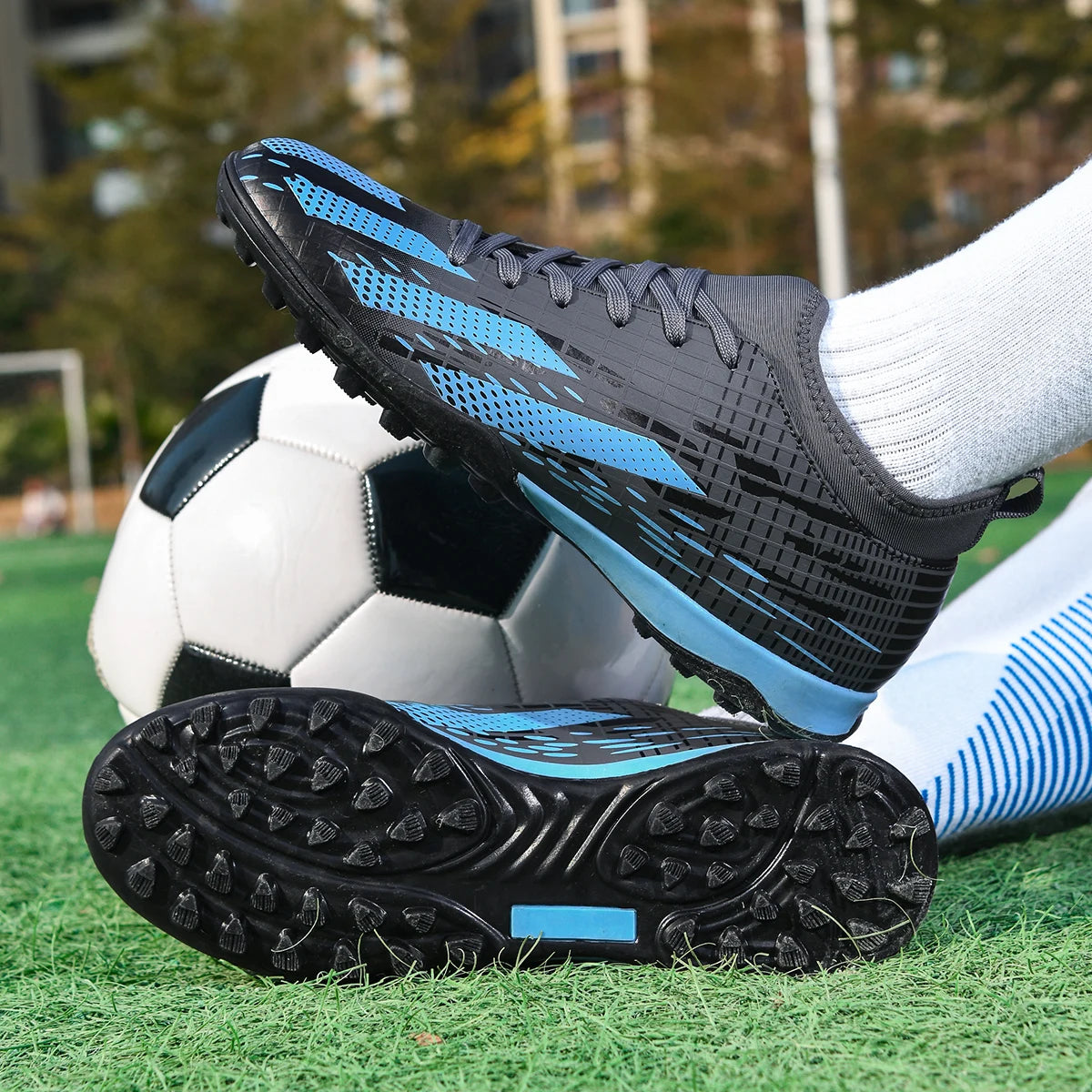 Nouveaux hommes chaussures de Football Futsal bottes de Football en salle Sport Match formation enfants TF crampons herbe cheville vente chaude haute qualité lumière