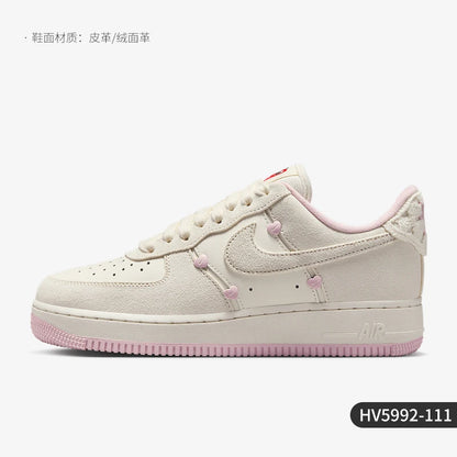 „Nike“ oficialūs autentiški „AIR FORCE 1“ moteriški žemi sportiniai bateliai HV5992-111