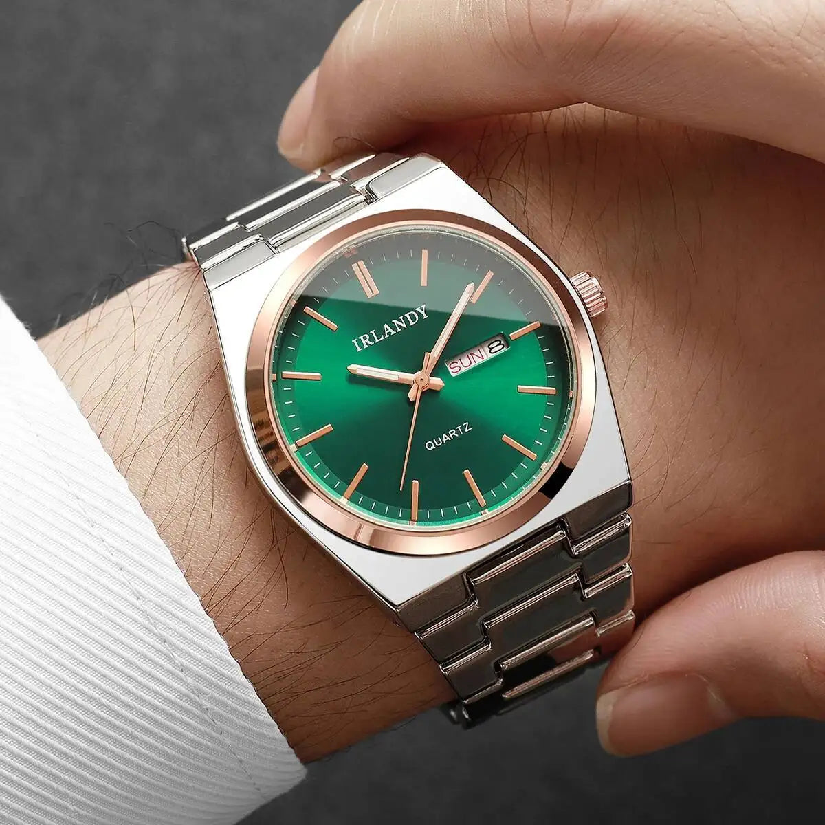 Luxury Mens Calendar Quartz Wristwatches Fashion Men Business Watches Clock Gift Reloj Hombre（Without Box）