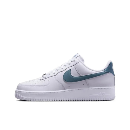 Unisexové klasické tenisky Nike Air Force 1 Low, pohodlné odpružení a odolný design pro každodenní nošení FN8540-100
