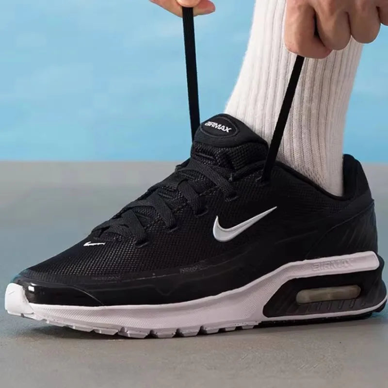Nike DM0829-001, baskets d'entraînement pour hommes, technologie Air Max pour l'absorption des chocs, semelle antidérapante, chaussures de sport pour hommes, idéales pour la musculation et les activités physiques.
