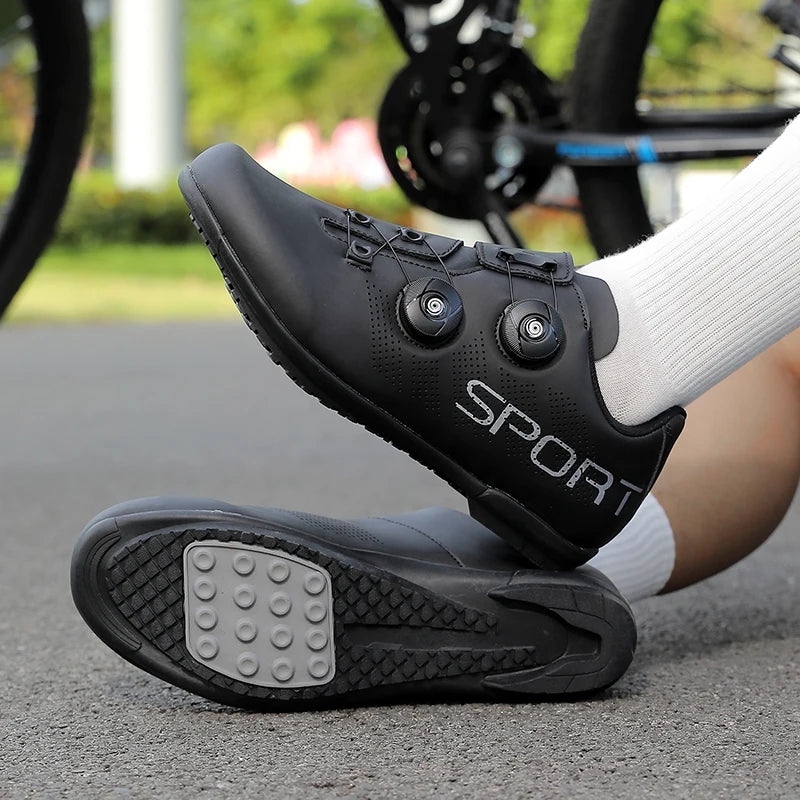 Cyklistické tenisky, prodyšné boty na horská kola, pánské a dámské boty na trail a horskou cyklistiku, sportovní boty na silniční kola, boty na SPD pedály