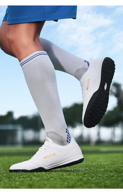 New Men's Football Boots Match Professional Sneakers Non-slip Soccer Shoes Outdoor Drop Shipping Unisex Training Sport Futsal