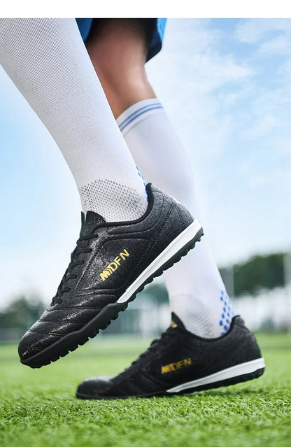 New Men's Football Boots Match Professional Sneakers Non-slip Soccer Shoes Outdoor Drop Shipping Unisex Training Sport Futsal