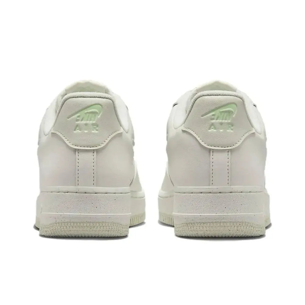Unisexové klasické tenisky Nike Air Force 1 Low, pohodlné odpružení a odolný design pro každodenní nošení FN8540-100