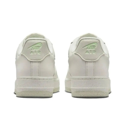 Unisexové klasické tenisky Nike Air Force 1 Low, pohodlné odpružení a odolný design pro každodenní nošení FN8540-100