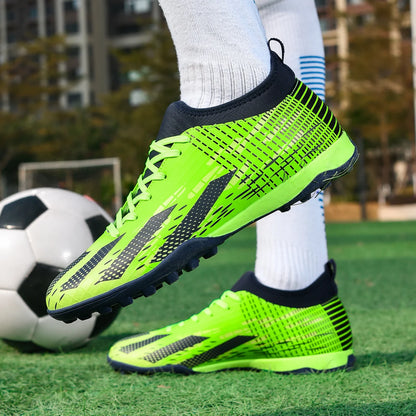 Nouveaux hommes chaussures de Football Futsal bottes de Football en salle Sport Match formation enfants TF crampons herbe cheville vente chaude haute qualité lumière