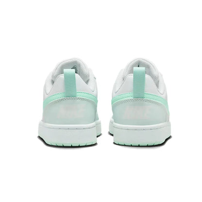 Adidași Nike COURT pentru femei, eleganți, versatili și confortabili: casual, antiderapant, rezistenți, în culorile alb și verde mentă FZ3539-100