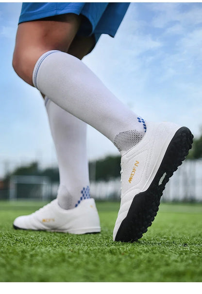 New Men's Football Boots Match Professional Sneakers Non-slip Soccer Shoes Outdoor Drop Shipping Unisex Training Sport Futsal