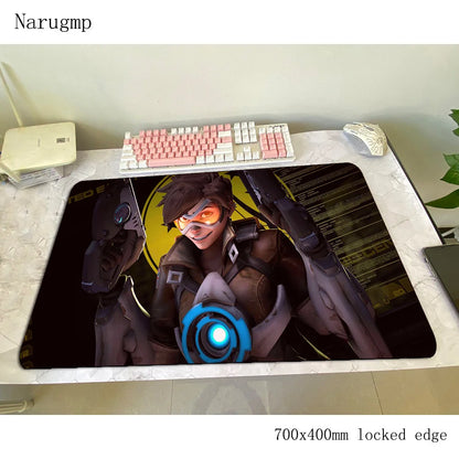 Overwatch-Mauspad 700x400x3mm, Gaming-Mauspad im Anime-Stil, personalisierte Schreibtischunterlage fürs Büro, Notebook-Desk-Mat, Geschenk für Jungen, Padmouse für PC-Gamer